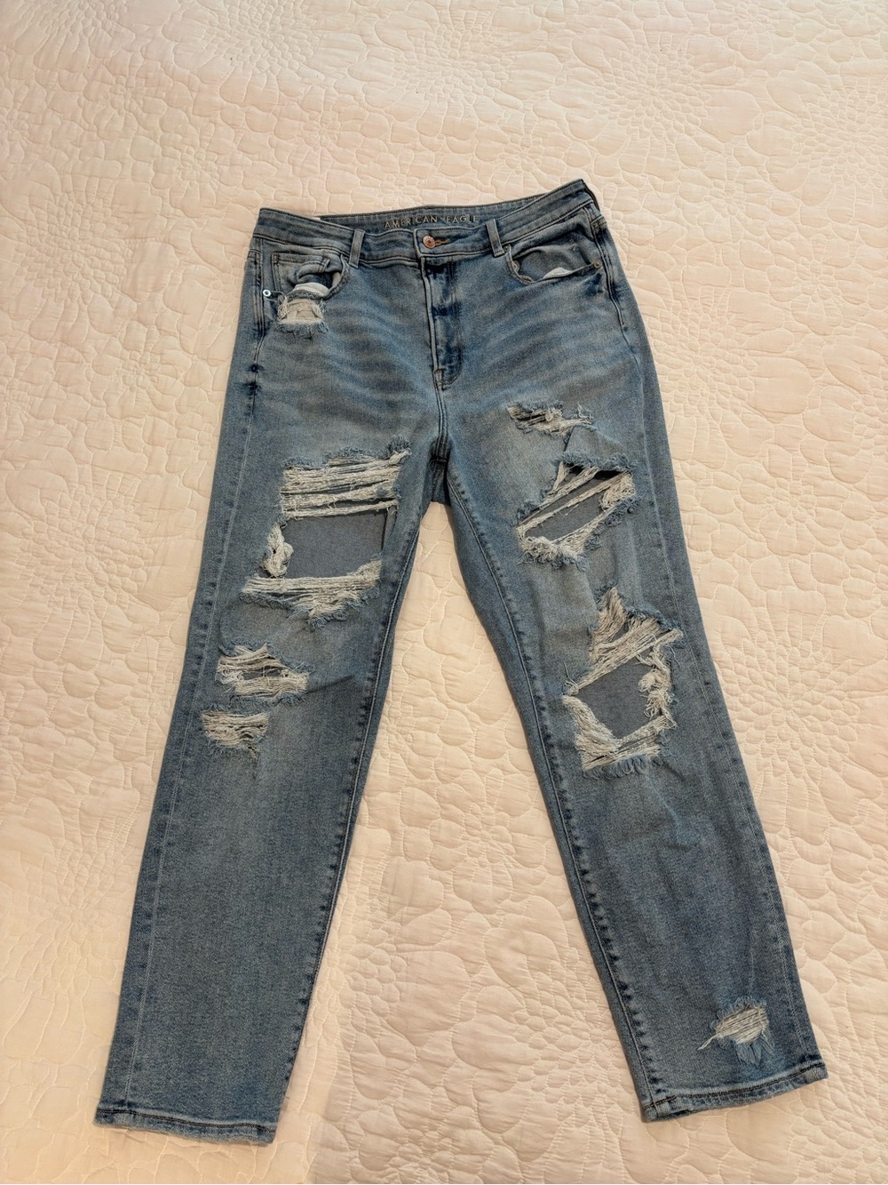 American Eagle Outfitters Light Blue Ripped Boyfriend Jeans